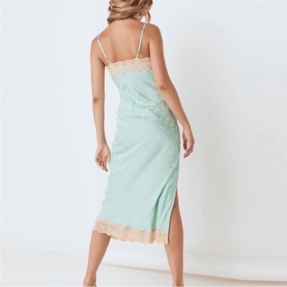 Ocean lace slip dress - Picture 3 of 8
